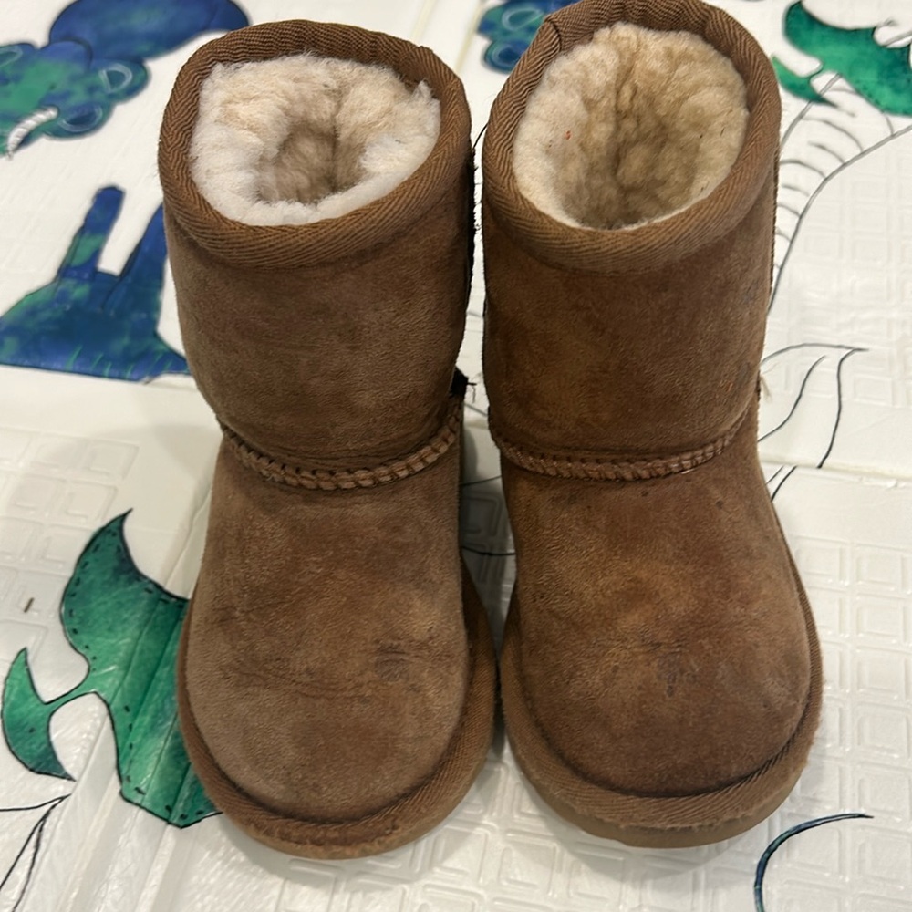 Ugg boots size 6